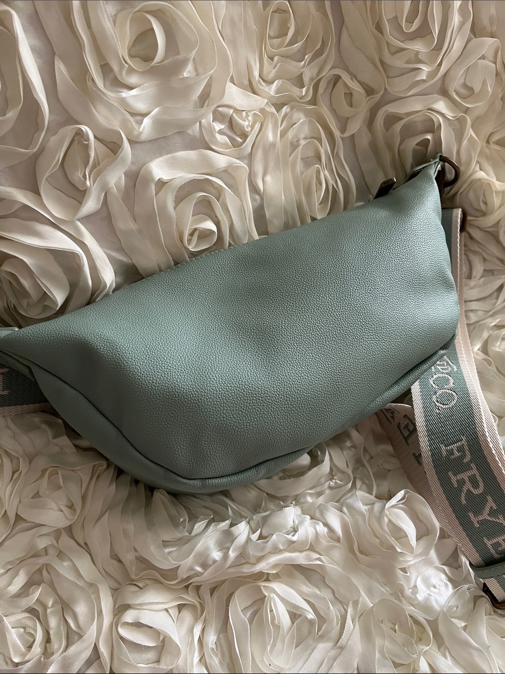 Frye & Co. Spencer Chic Sling Bag - Picture 5 of 9